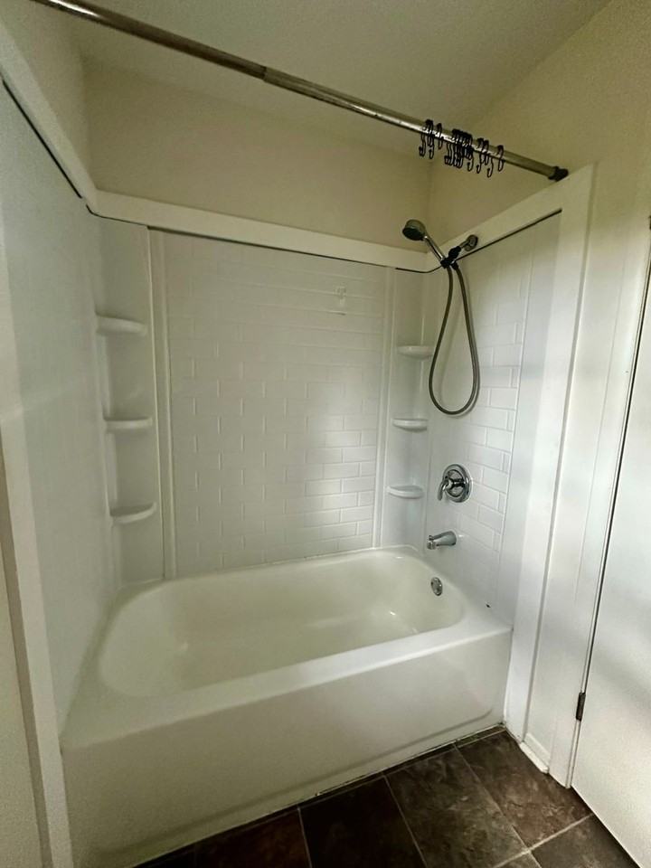 304 Lura Dr - Photo 4 of 6