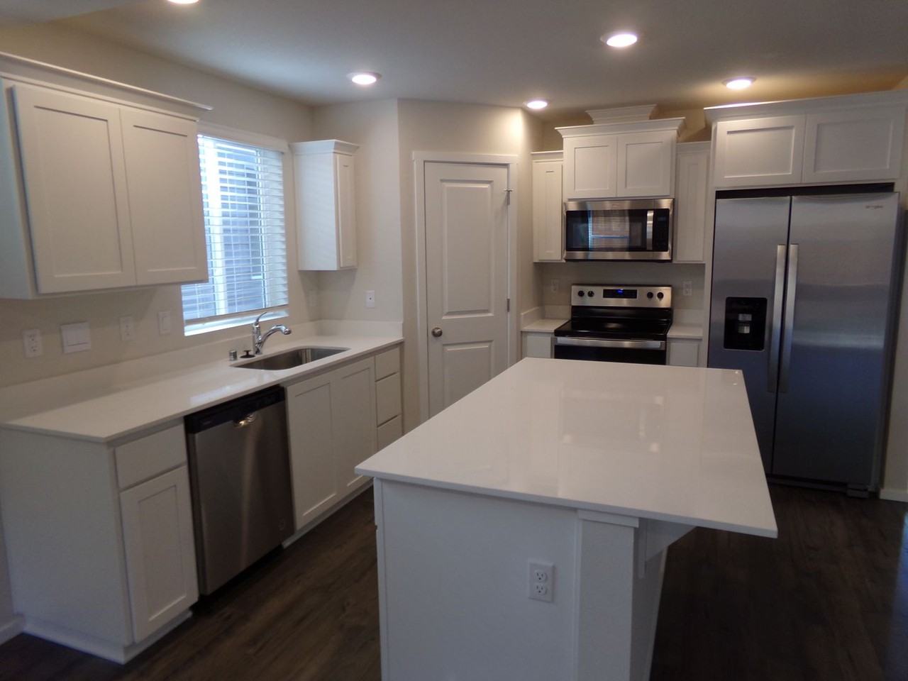 6229 Ne 120th St - Photo 3 of 18