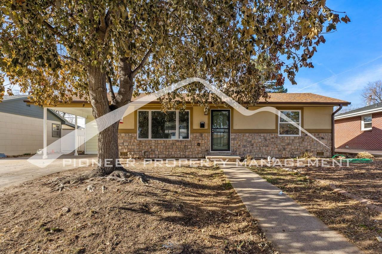1531 S Patton Ct - Photo 2 of 23