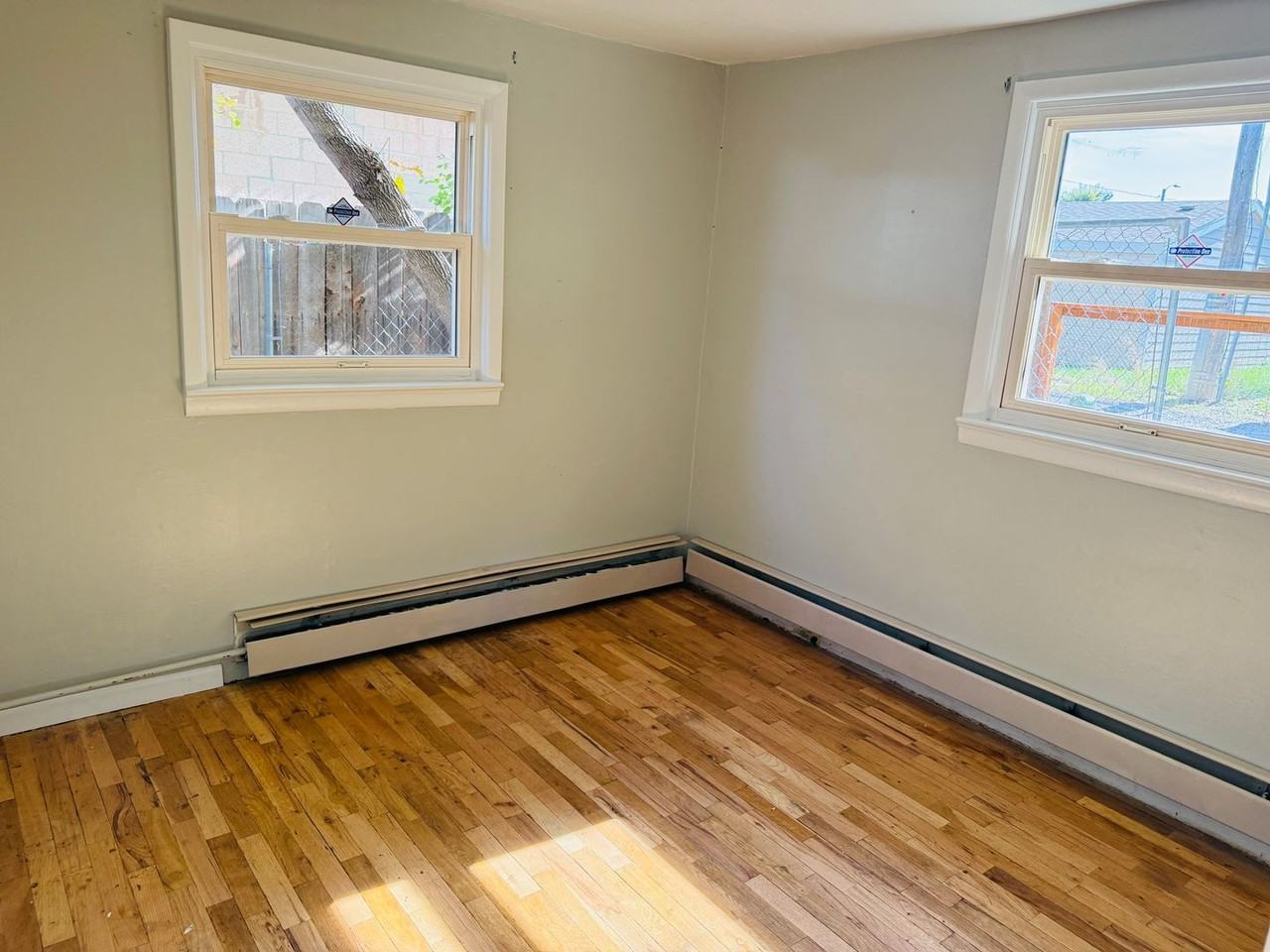 1006 Howard Ave - Photo 3 of 14