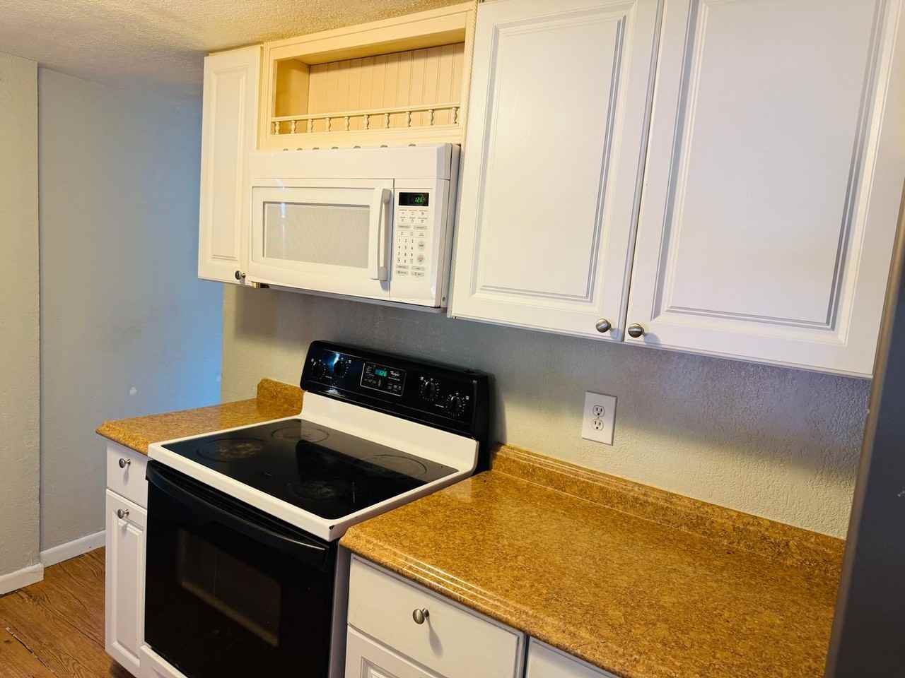 1006 Howard Ave - Photo 4 of 14