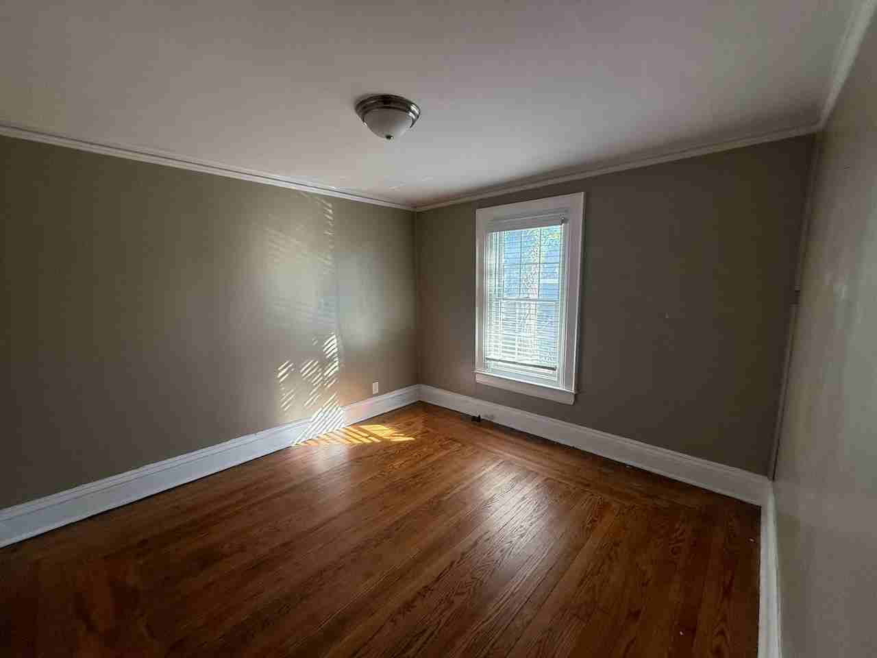 906 Greendale Dr - Photo 3 of 14