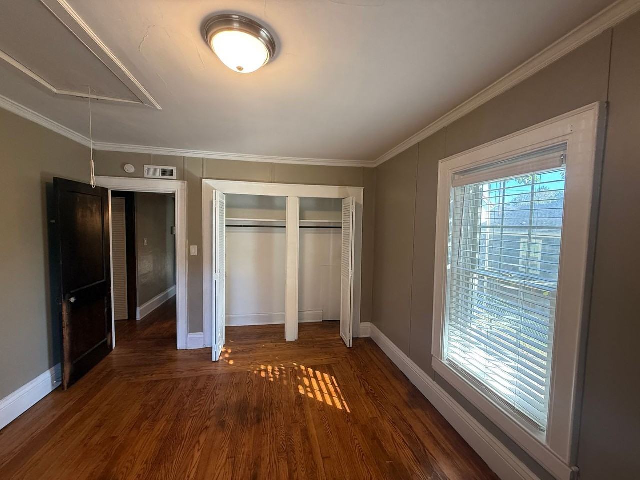 906 Greendale Dr - Photo 4 of 14