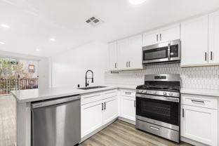 621 N Bronson Ave - Photo 1 of 1