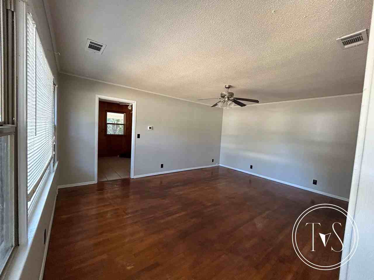 604 1st St - Photo 3 of 12