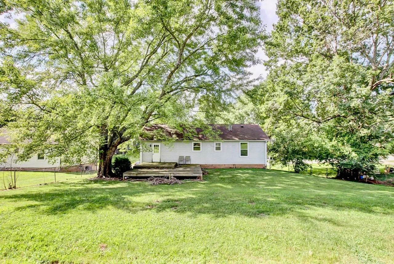 1563 Barrett Dr - Photo 2 of 6