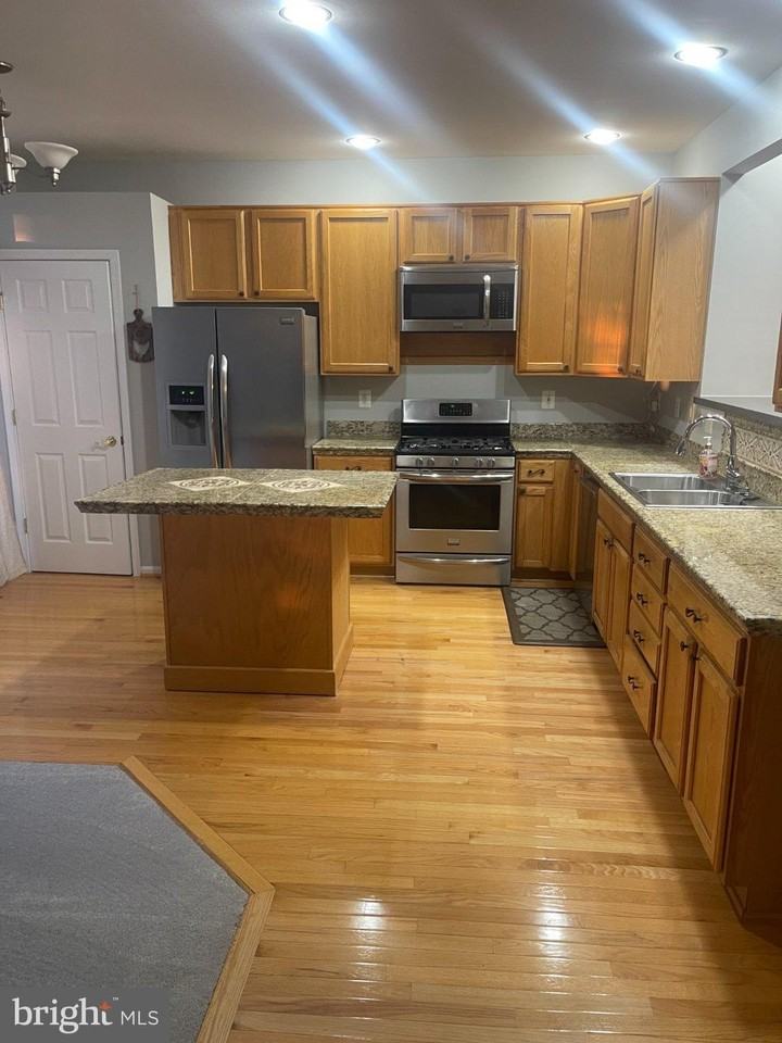 6760 Joseph Edgar Ct - Photo 3 of 10