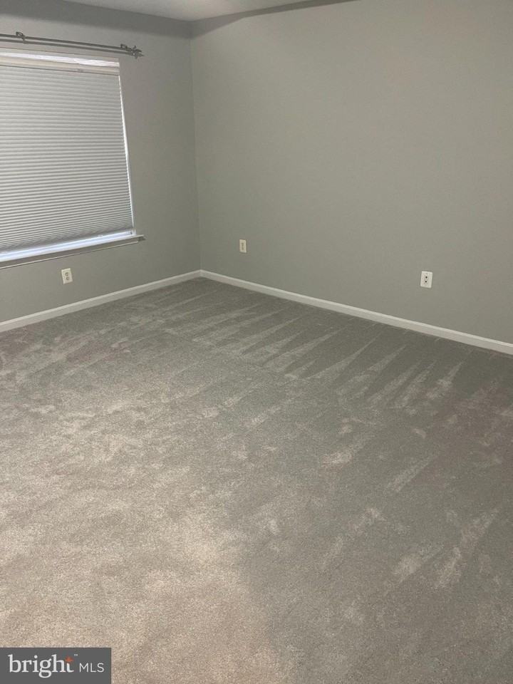 6760 Joseph Edgar Ct - Photo 5 of 10