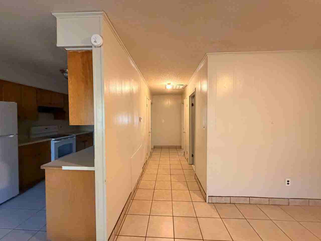 812 E E St - Photo 2 of 8