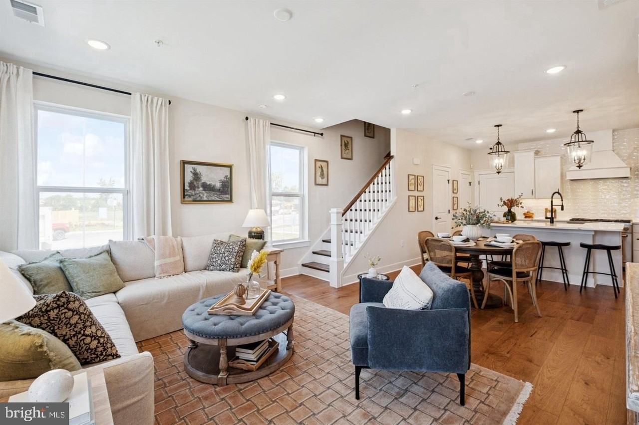 14956 Deco Cir - Photo 2 of 24