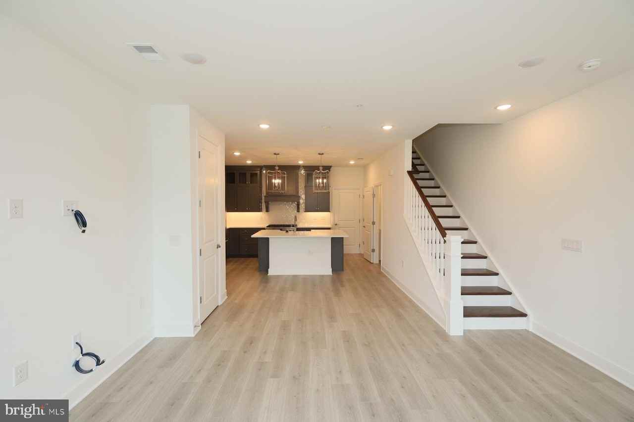 14956 Deco Cir - Photo 3 of 24
