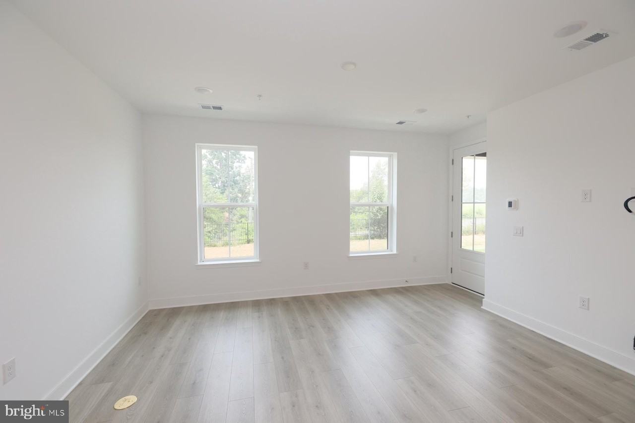 14956 Deco Cir - Photo 4 of 24