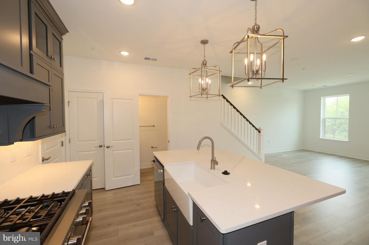14956 Deco Cir - Photo 5 of 24