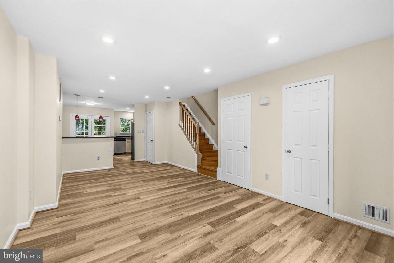 14234 Autumn Cir - Photo 5 of 34