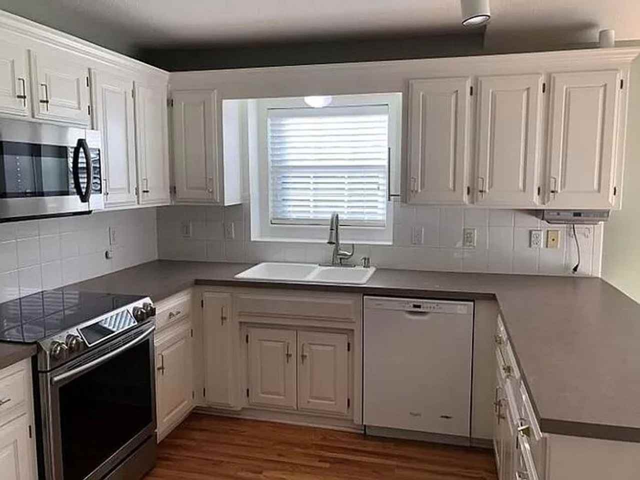 1304 Tyler Ln - Photo 6 of 23
