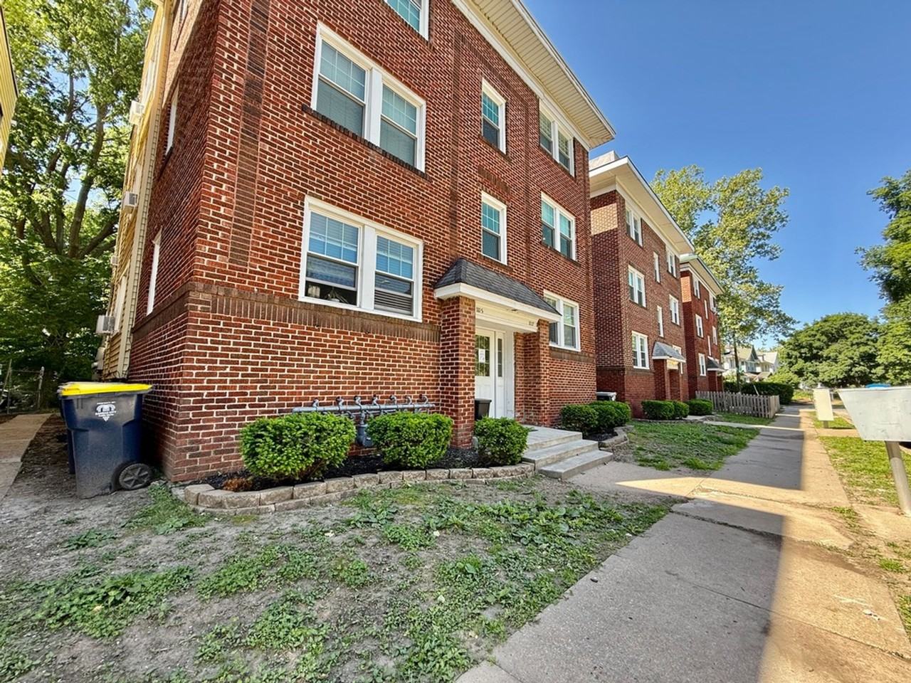 1115-1117 W 40th St. - Photo 2 of 3
