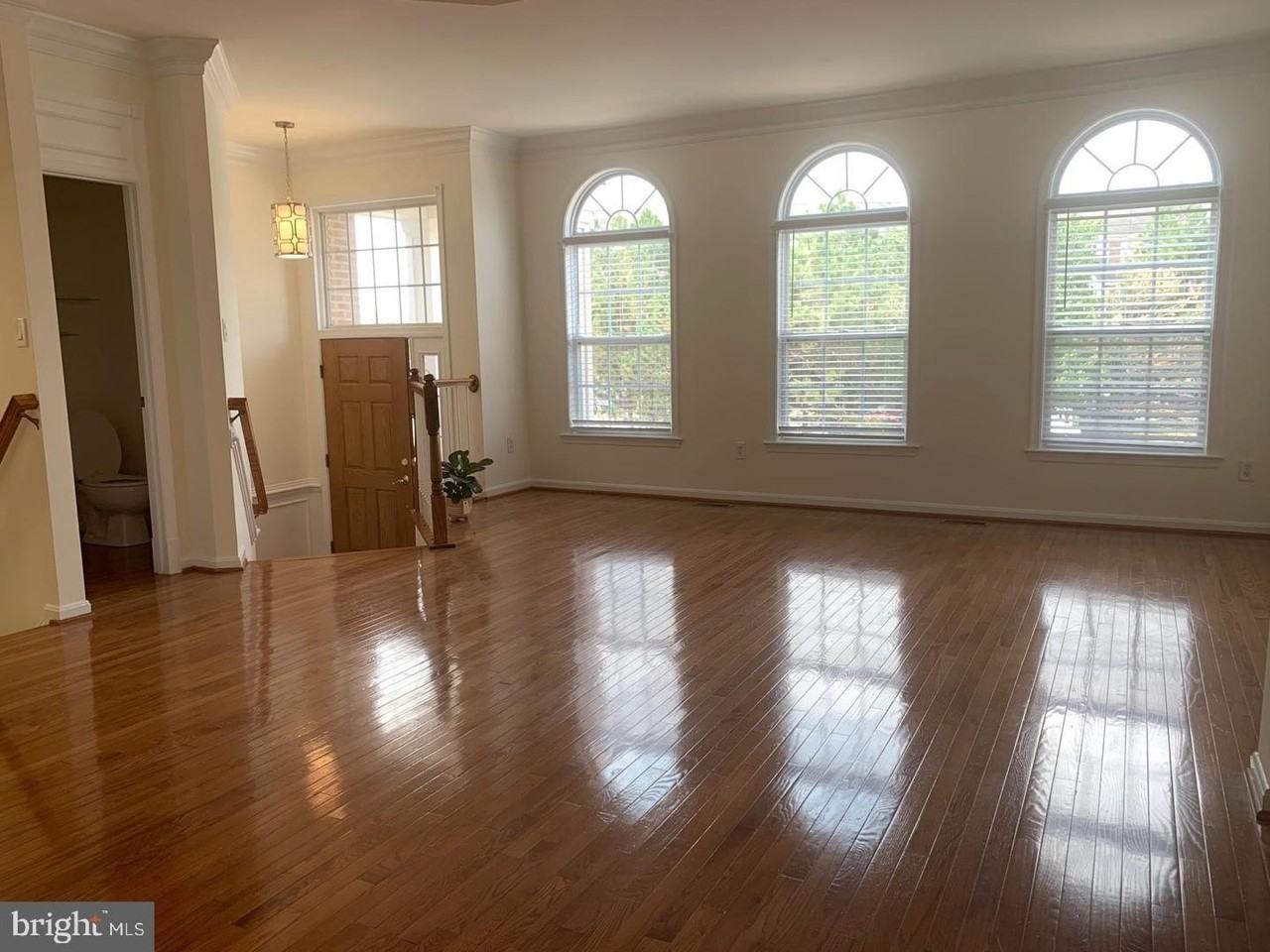 20924 Duryea Ter - Photo 4 of 28