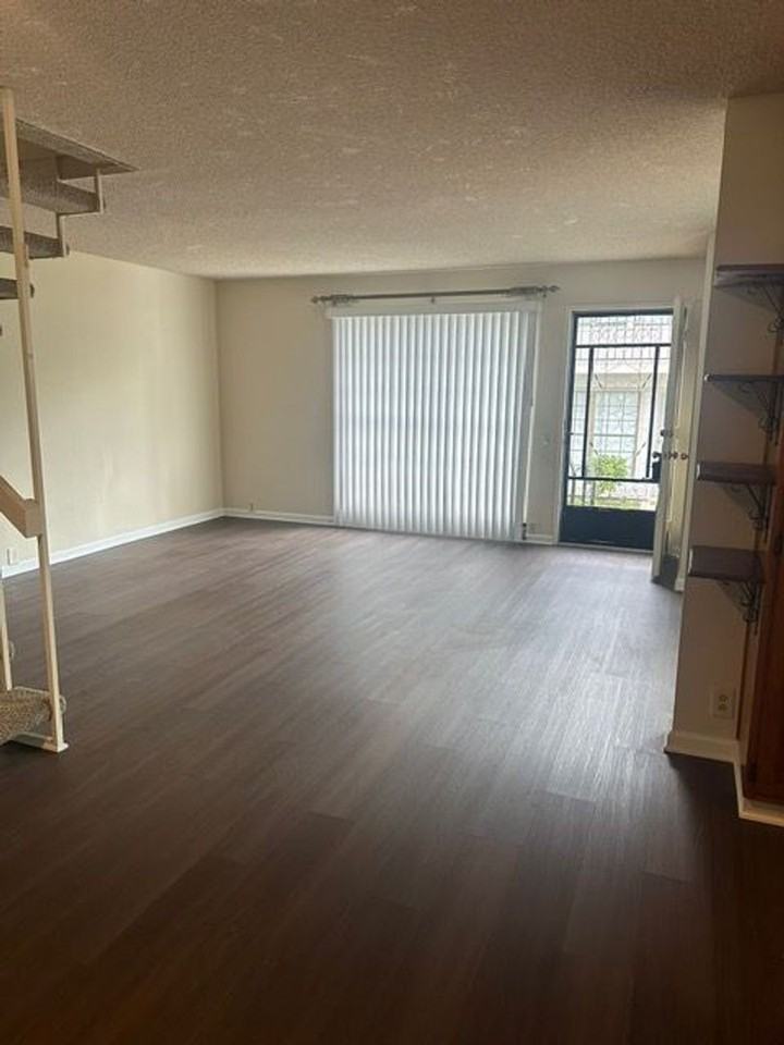 9568 Easter Way - Photo 2 of 18