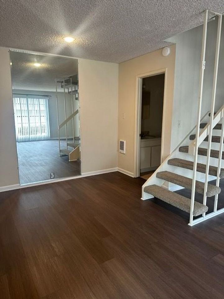 9568 Easter Way - Photo 3 of 18