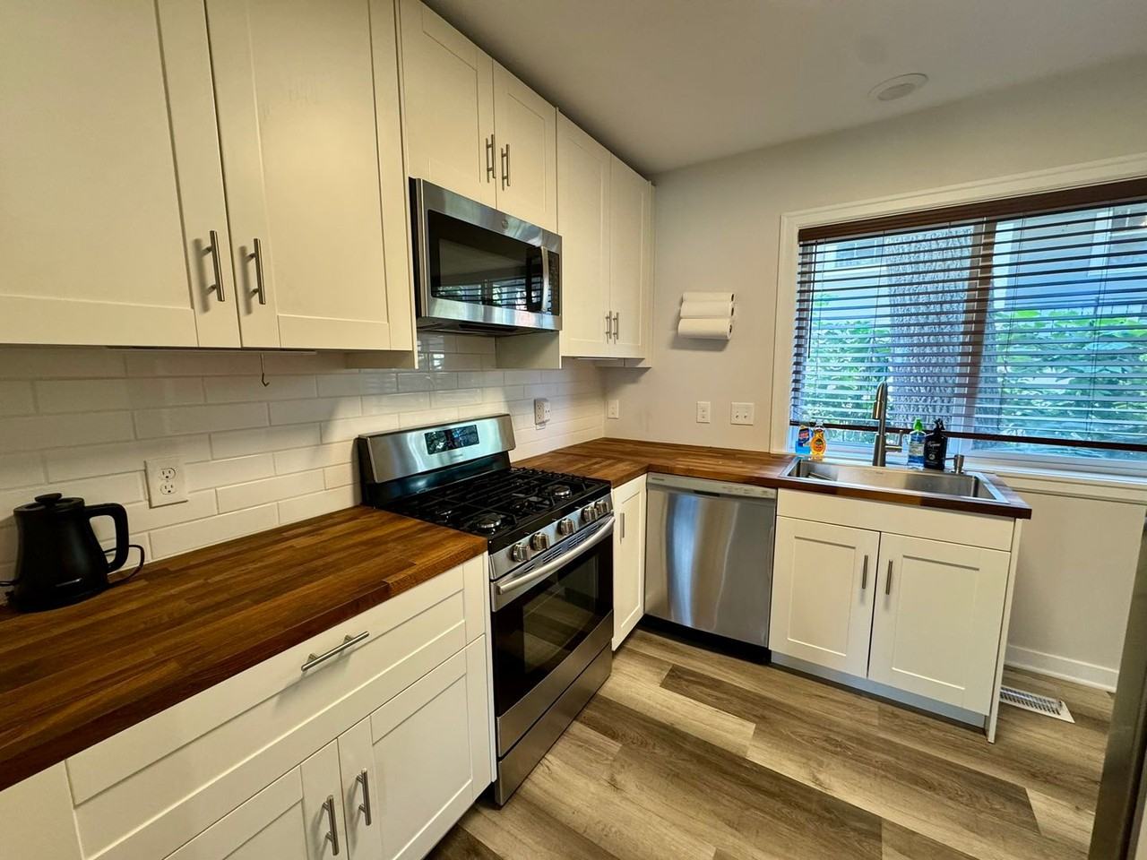 4627 Izard St - Photo 2 of 40