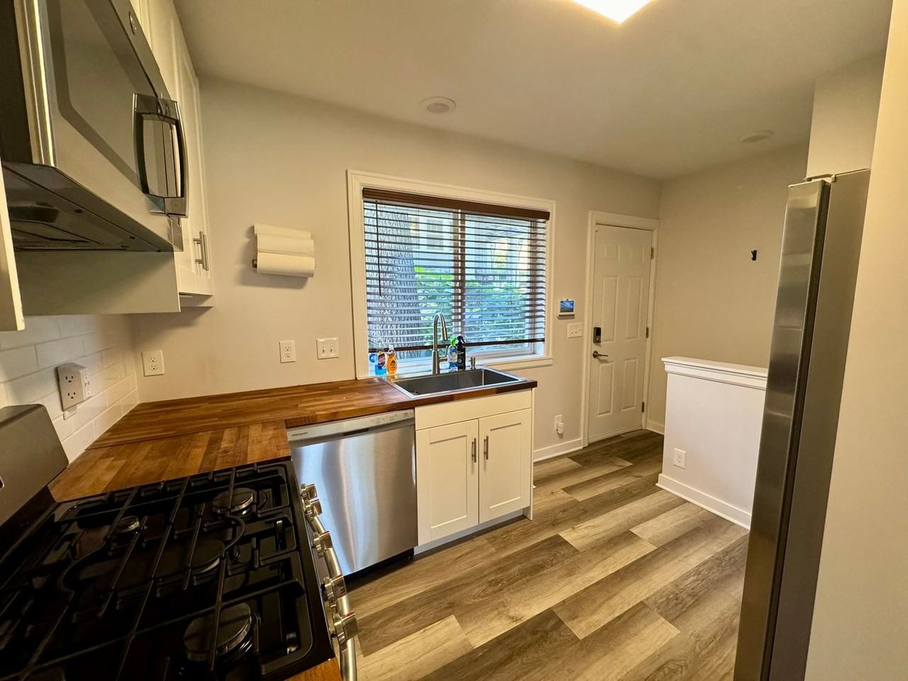 4627 Izard St - Photo 3 of 40