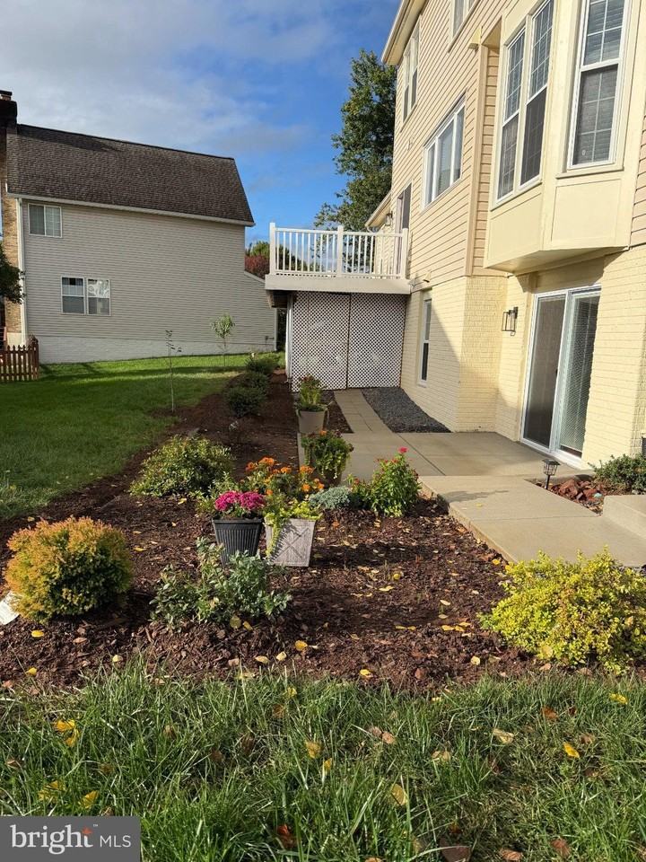 20820 Grainery Ct - Photo 5 of 15