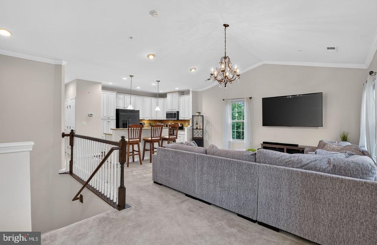 42284 Tackroom Ter - Photo 2 of 29