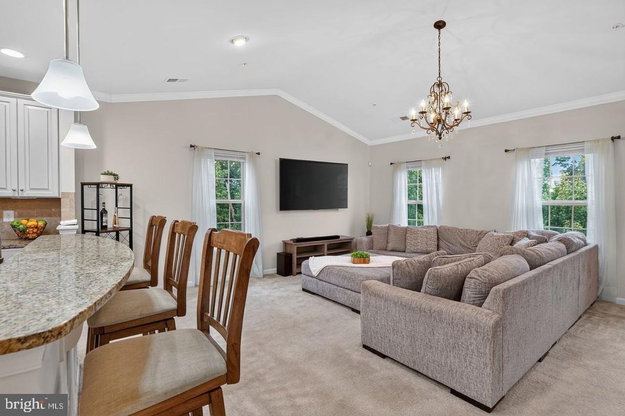 42284 Tackroom Ter - Photo 3 of 29