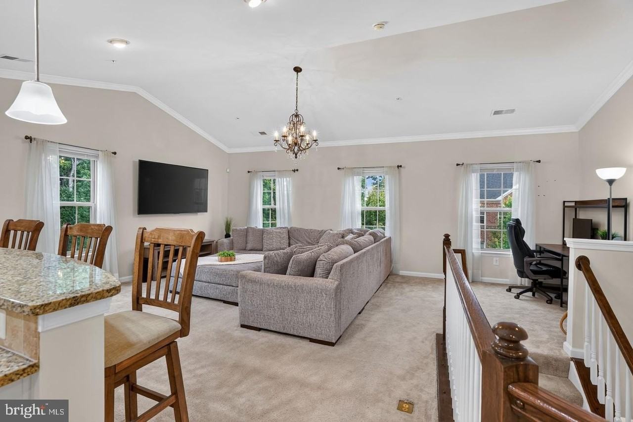 42284 Tackroom Ter - Photo 5 of 29