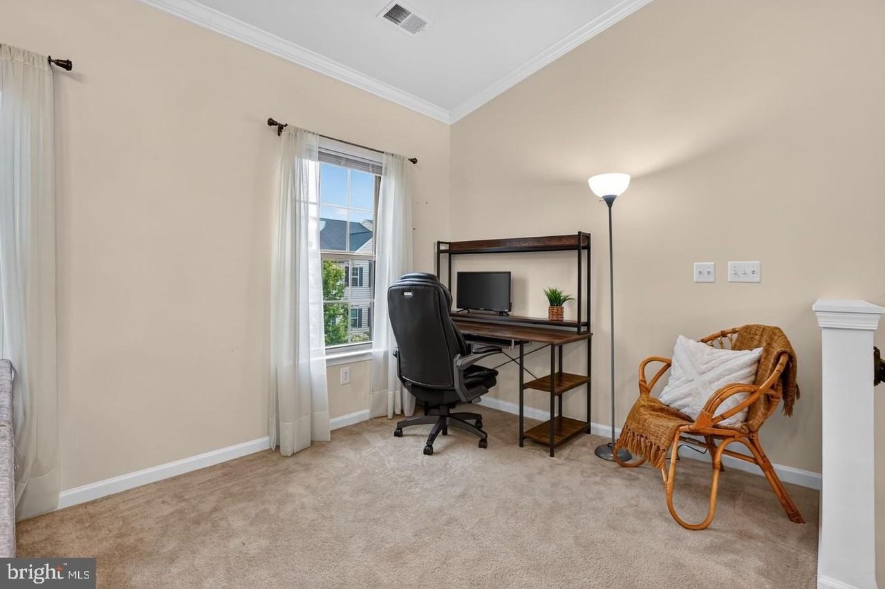 42284 Tackroom Ter - Photo 6 of 29