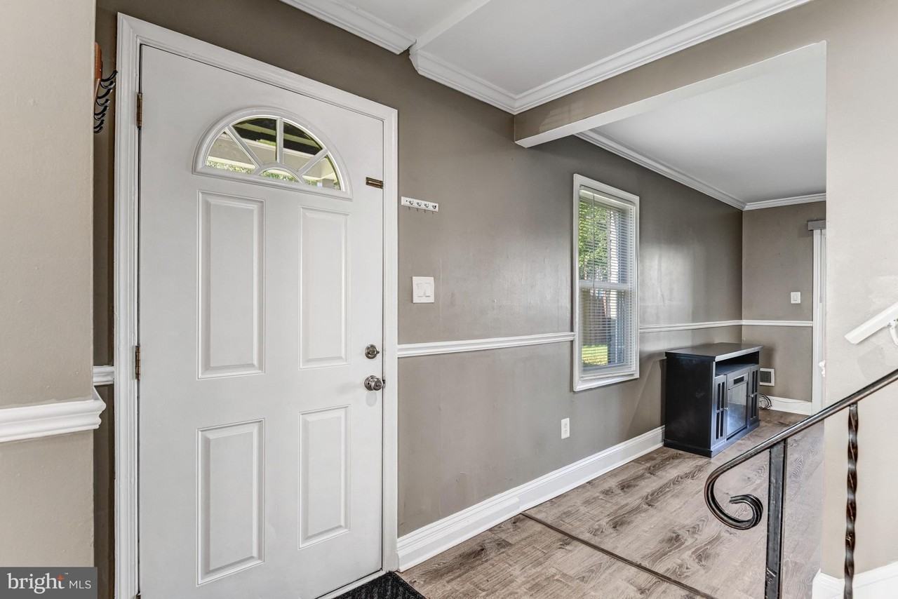 9337 Taney Rd - Photo 6 of 25