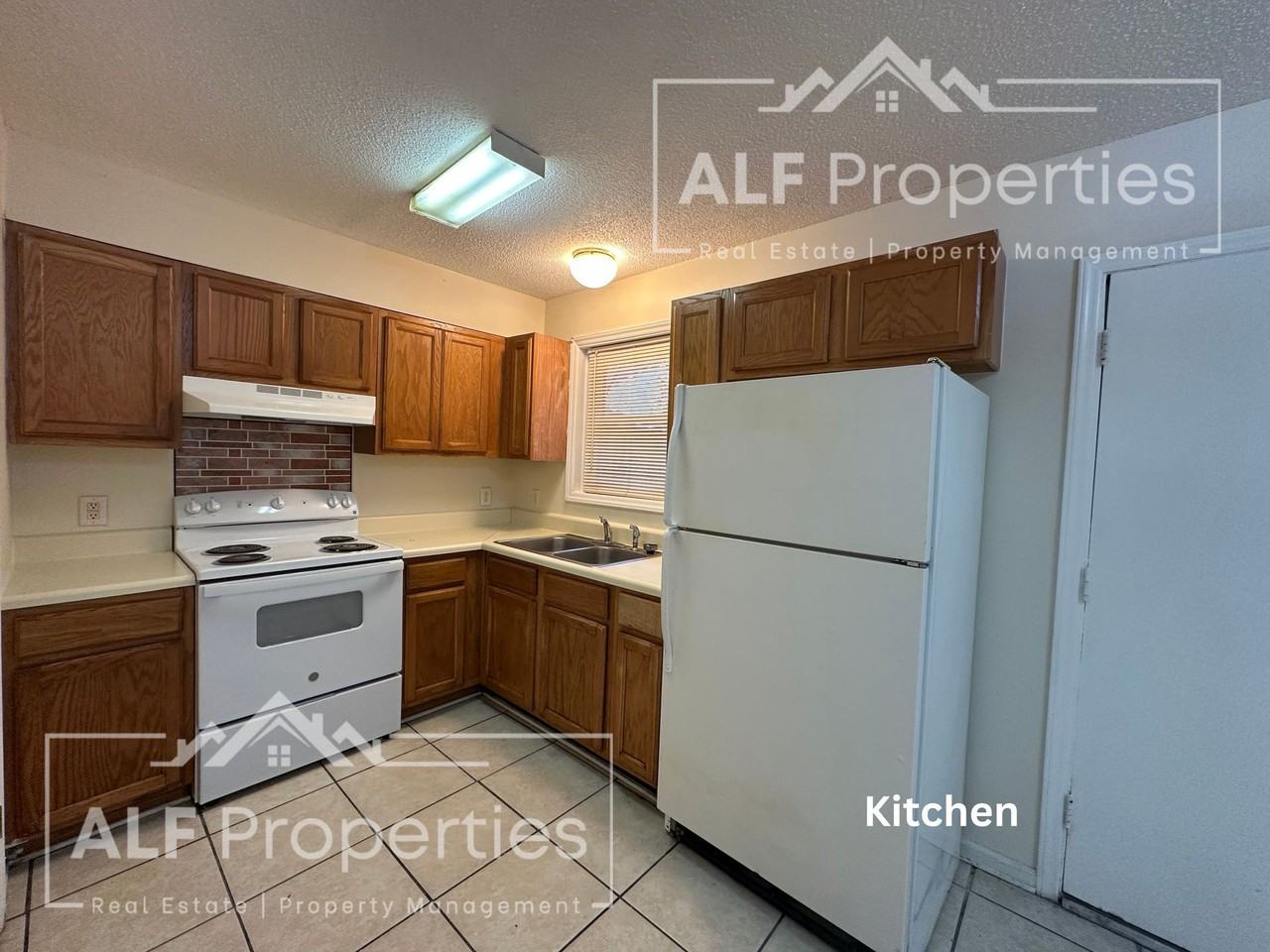 713 North St #D - Photo 4 of 36