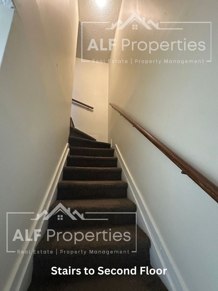 713 North St #D - Photo 7 of 36