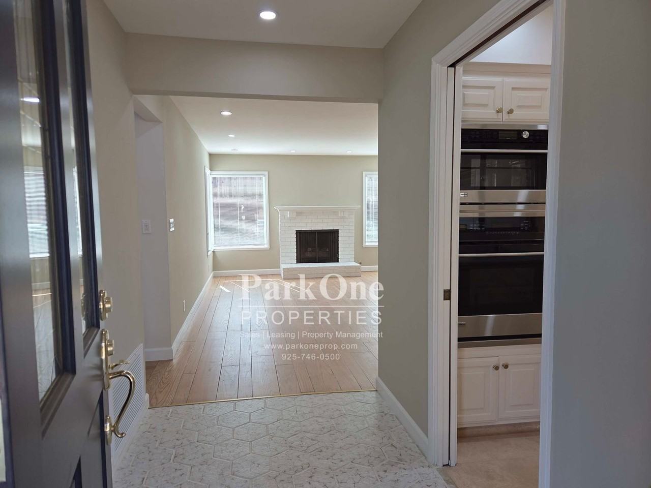 2856 San Benito Dr - Photo 4 of 17