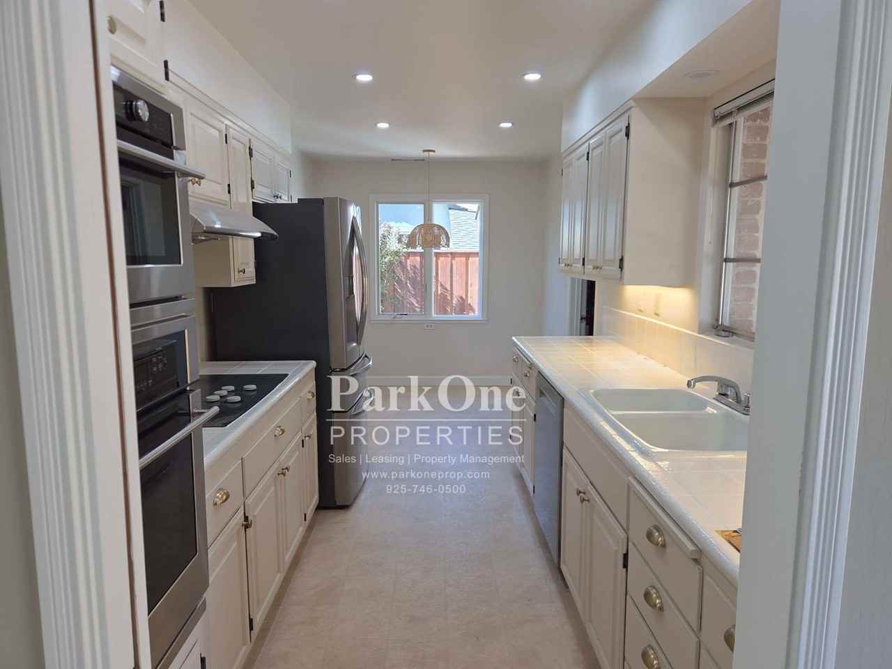 2856 San Benito Dr - Photo 6 of 17