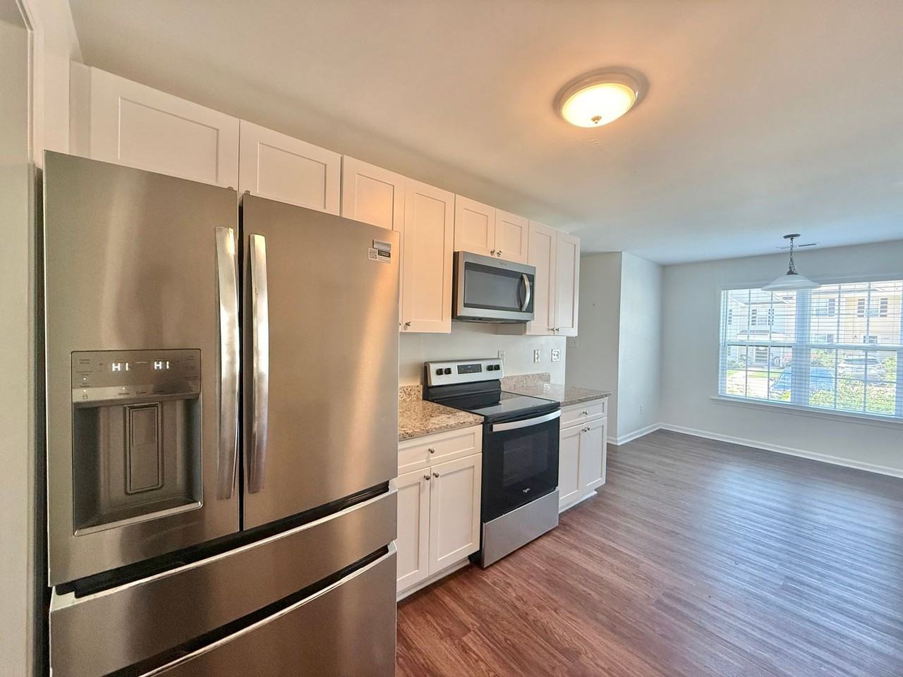401 Whitehall Ct - Photo 5 of 21