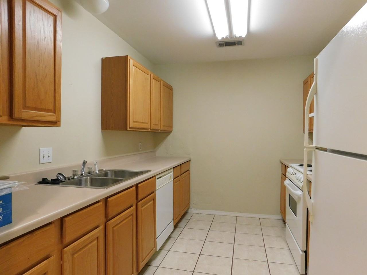 5412 S Y St Apt A - Photo 2 of 12