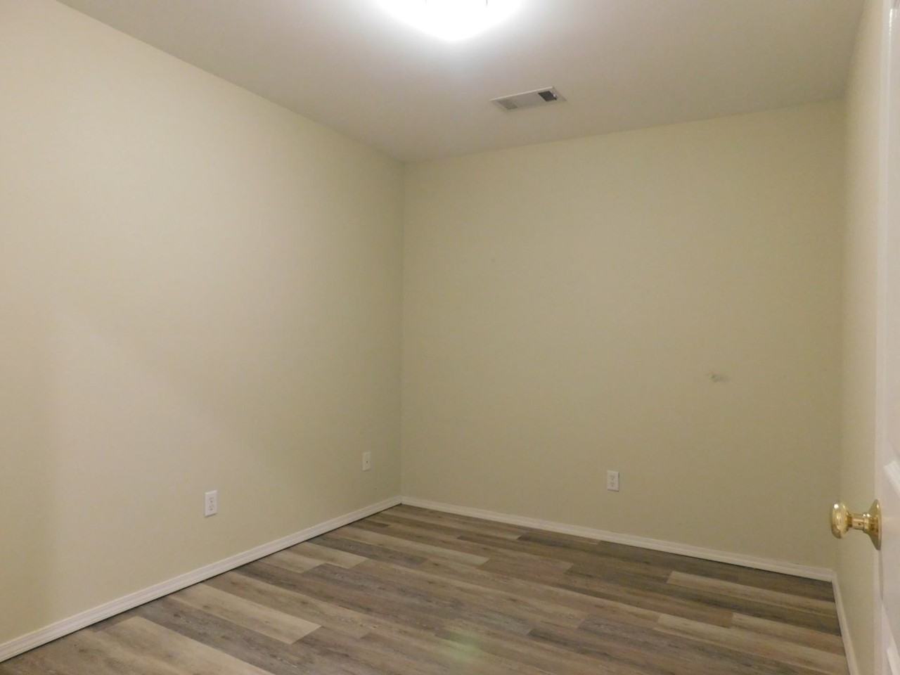 5412 S Y St Apt A - Photo 4 of 12