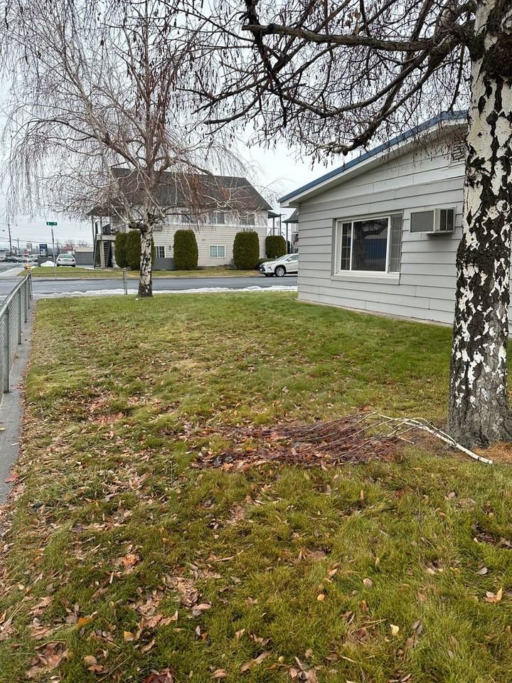 604 S A St - Photo 4 of 13