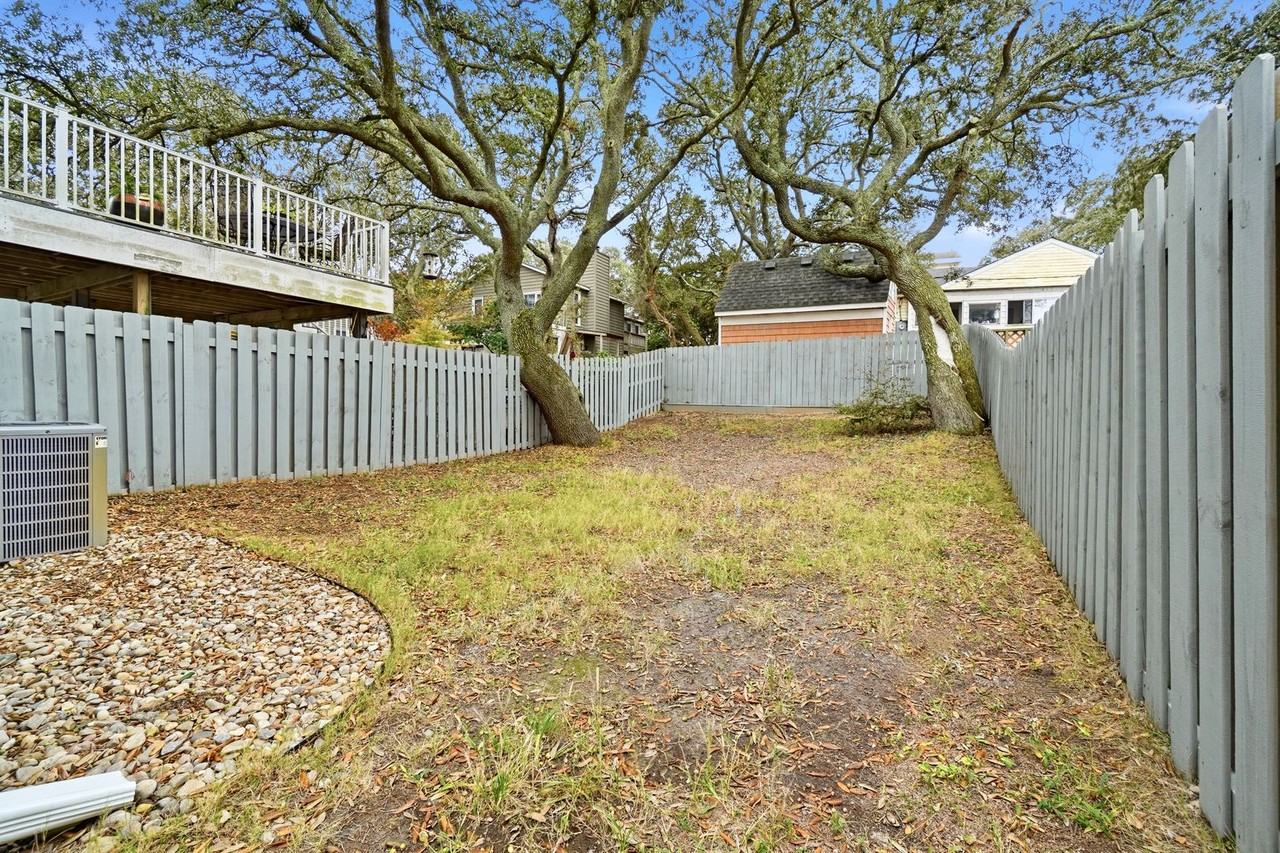 4535 Ocean View Ave - Photo 3 of 46