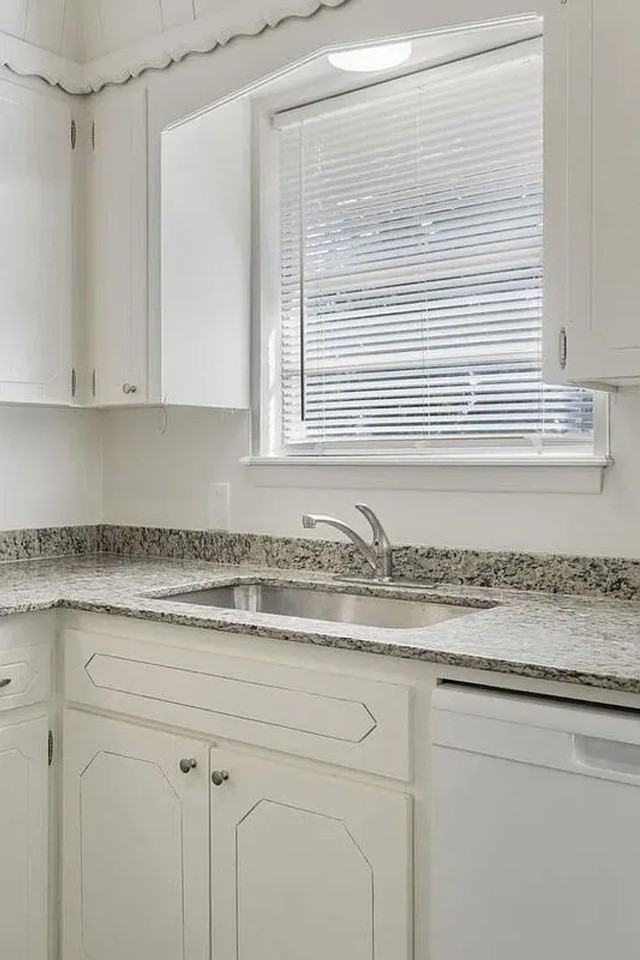 12135 E 31st Pl - Photo 5 of 16
