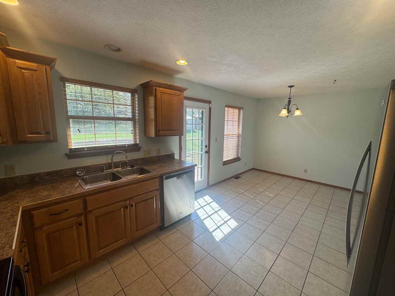 732 E Gallup Hill Rd - Photo 4 of 13