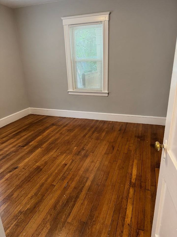 113 Sherwood St - Photo 7 of 11