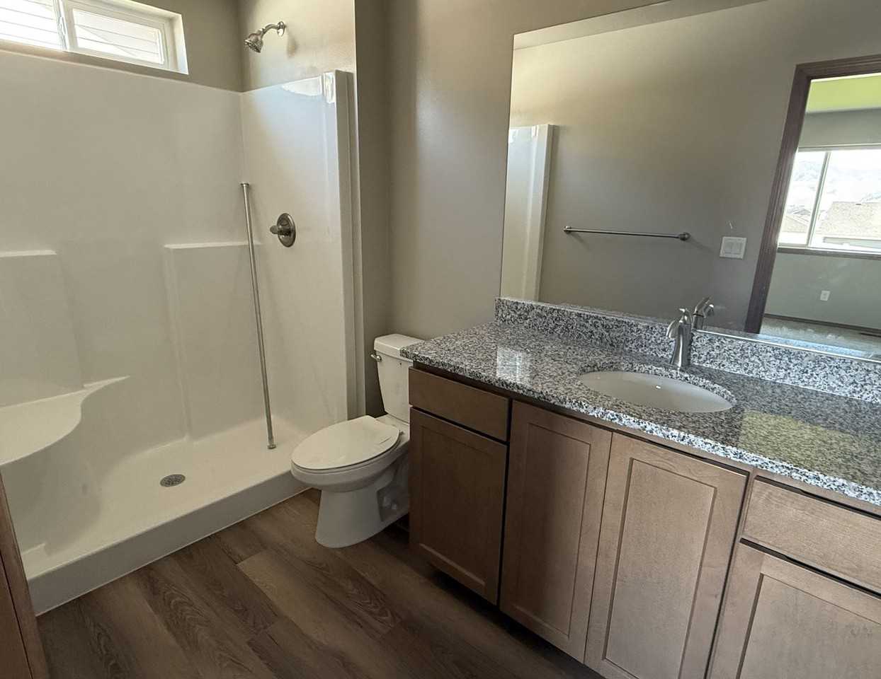 1331 Jean St Se - Photo 2 of 11