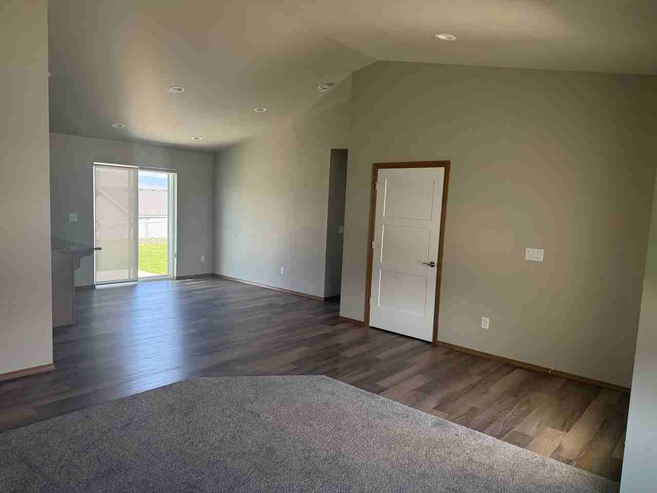 1331 Jean St Se - Photo 3 of 11