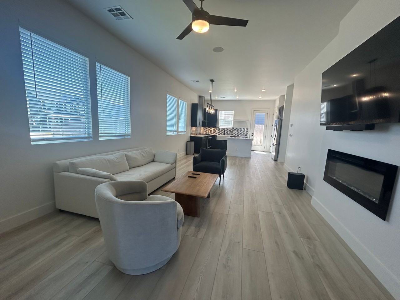 2520 Nw 132nd Pl - Photo 2 of 19
