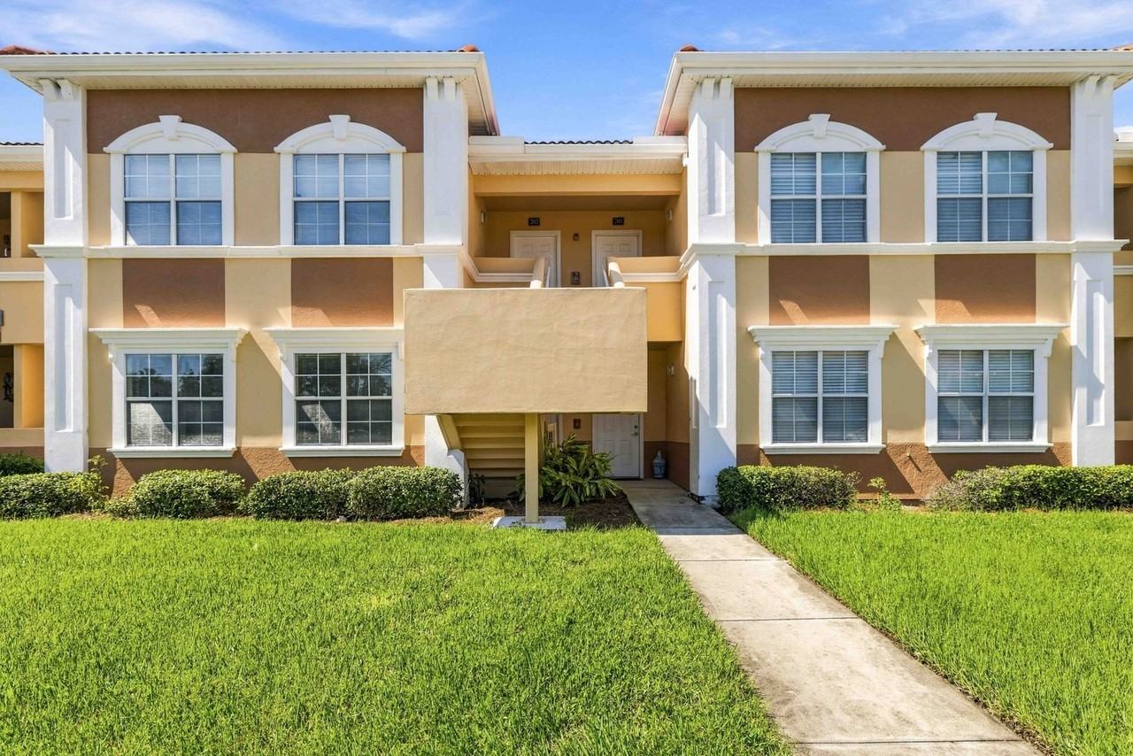 1015 Villagio Cir #102 - Photo 2 of 32