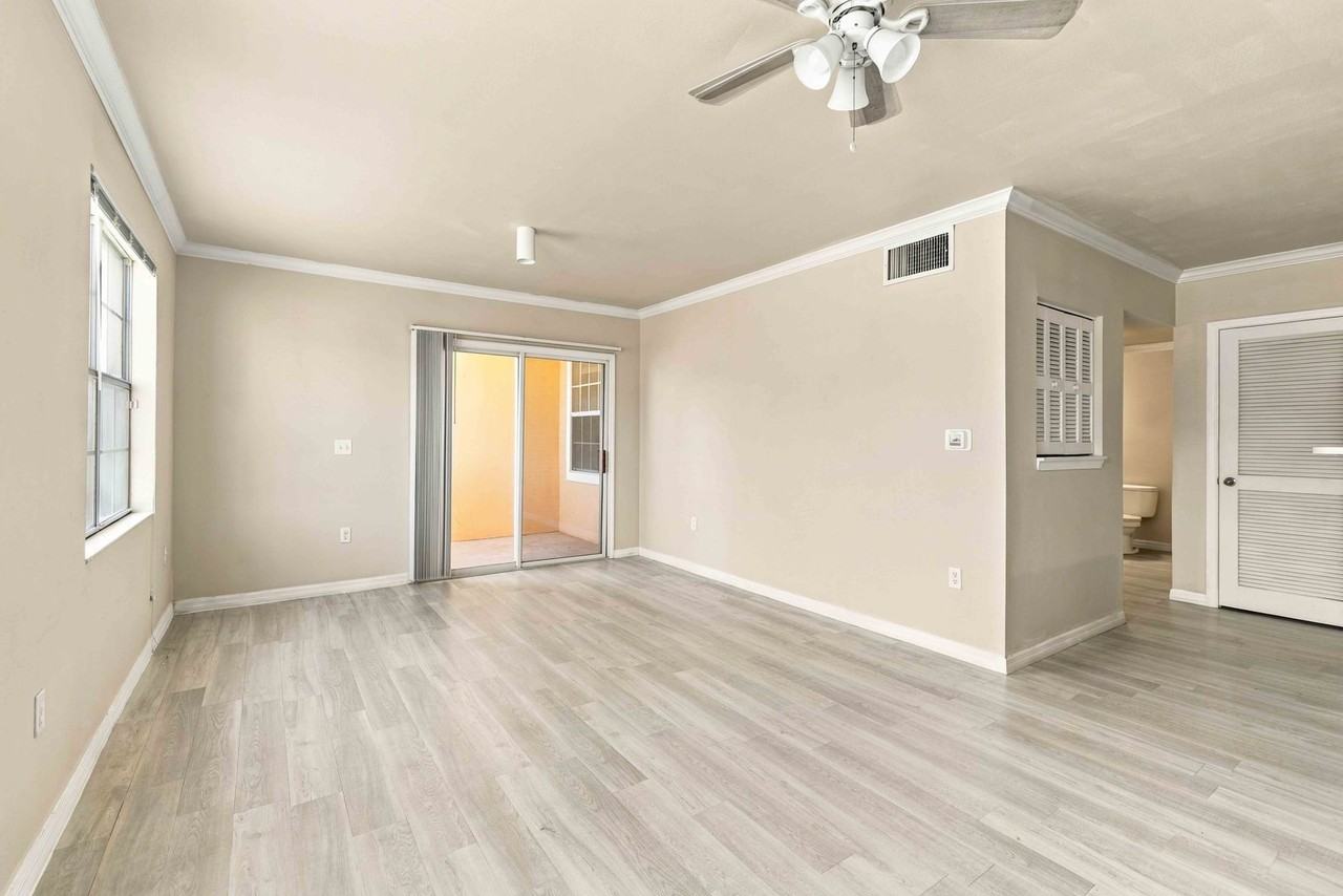 1015 Villagio Cir #102 - Photo 6 of 32