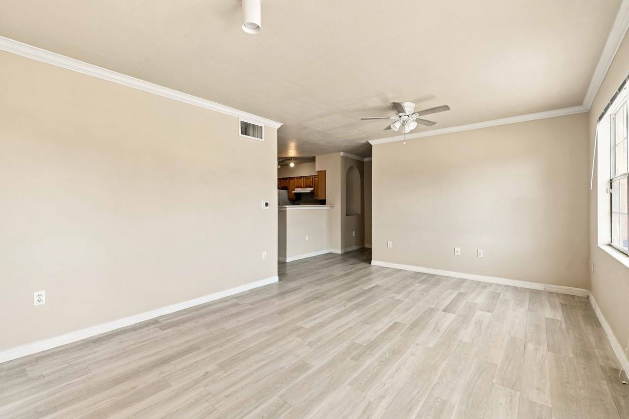 1015 Villagio Cir #102 - Photo 7 of 32
