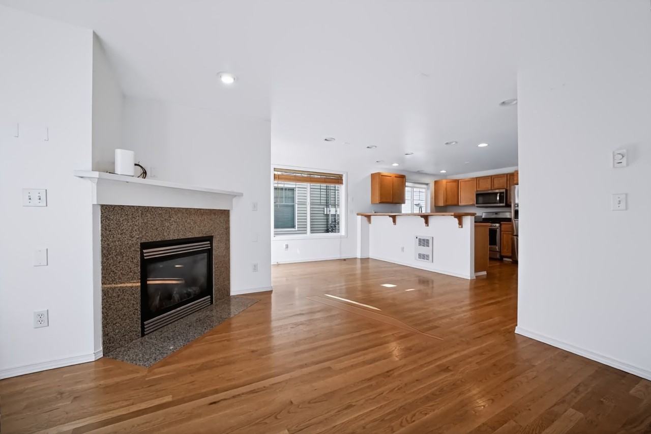 8543 Stone Ave N - Photo 3 of 13